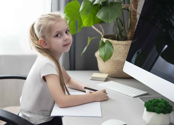 How to Create a Comprehensive Digital Literacy Curriculum for UK Primary Schools?