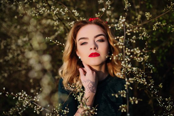 How to Style a Sequined Top Under a Blazer for a Festive Corporate Event?